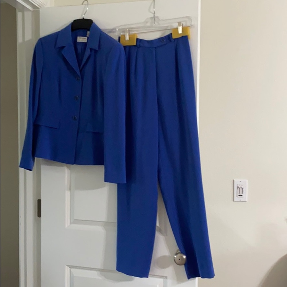 Women’s pant suit periwinkle size 4